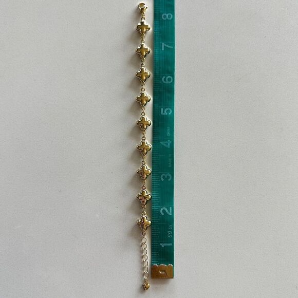NWOT Yellow Gold Plated Puffed Clover Link Bracelet Adjustable 7” to 8” - Picture 6 of 11